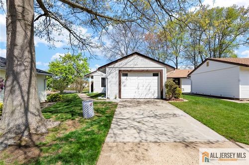 265a-265 Crosse Dr, Jamesburg, NJ, 08831 | Card Image