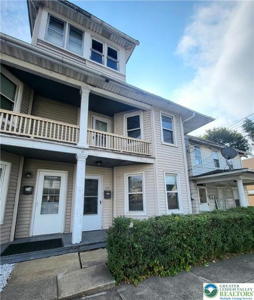 27 S Broadway, WIND GAP, PA, 18091-1423 | Card Image