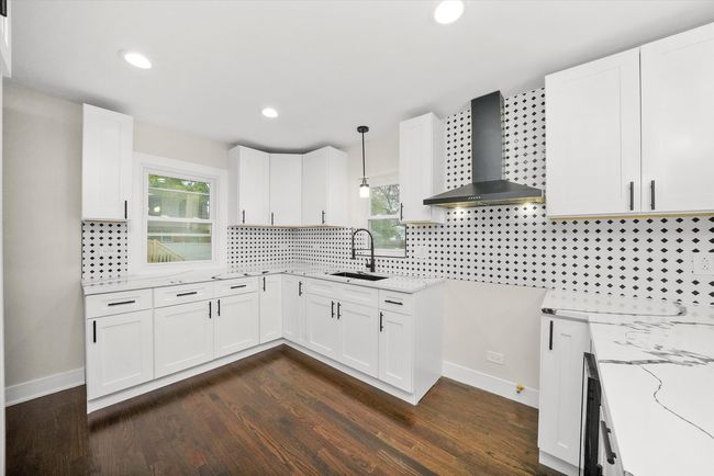 9213 S Trumbull Ave, House other with 3 bedrooms, 2 bathrooms and 2 parking in Evergreen Park IL | Image 5