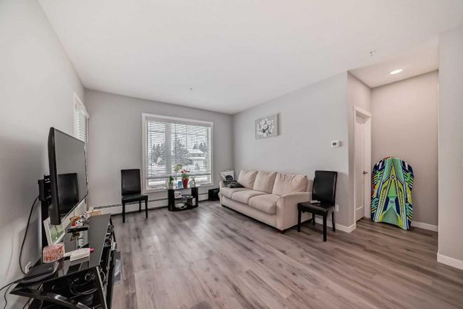 207 - 200 Shawnee Square Sw, Home with 2 bedrooms, 2 bathrooms and 1 parking in Calgary AB | Image 11