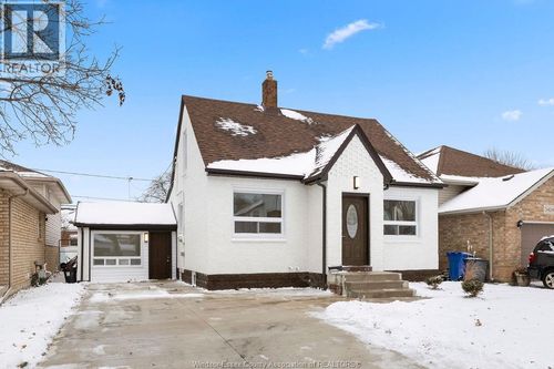 {{alt}} | Card Image