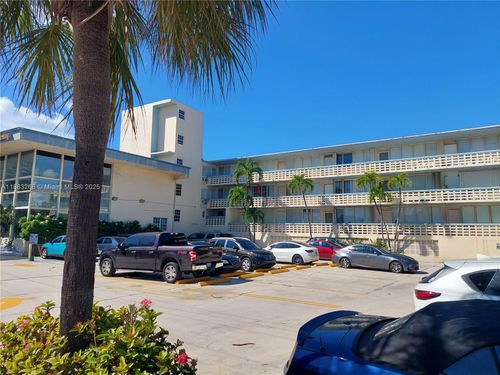 apt-122-6484 Indian Creek Dr, Miami Beach, FL, 33141-5812 | Card Image