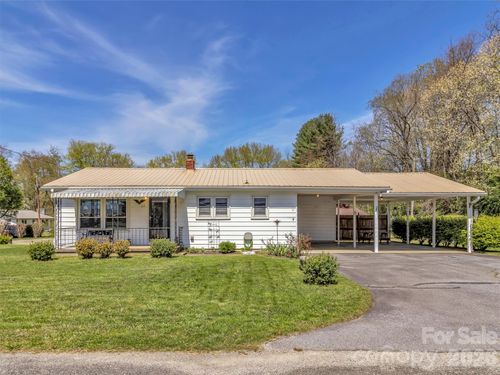 68 Skyview Dr, Waynesville, NC, 28786-2186 | Card Image