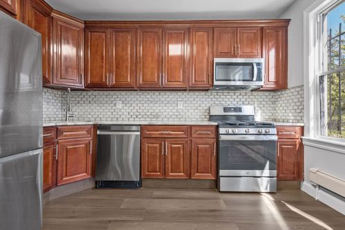 1-126 Wade St, Jersey City, NJ, 07305-2990 | Card Image