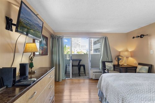 505a-2450 Prince Edward St, Honolulu, HI, 96815-3244 | Card Image