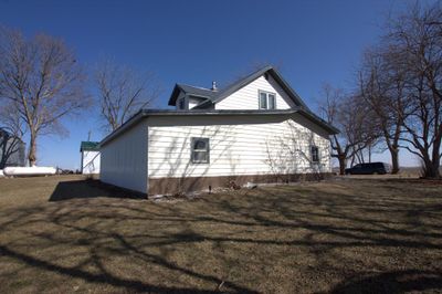 3458 Hayes Ave., Home with 3 bedrooms, 1 bathrooms and 2 parking in Gowrie IA | Image 2