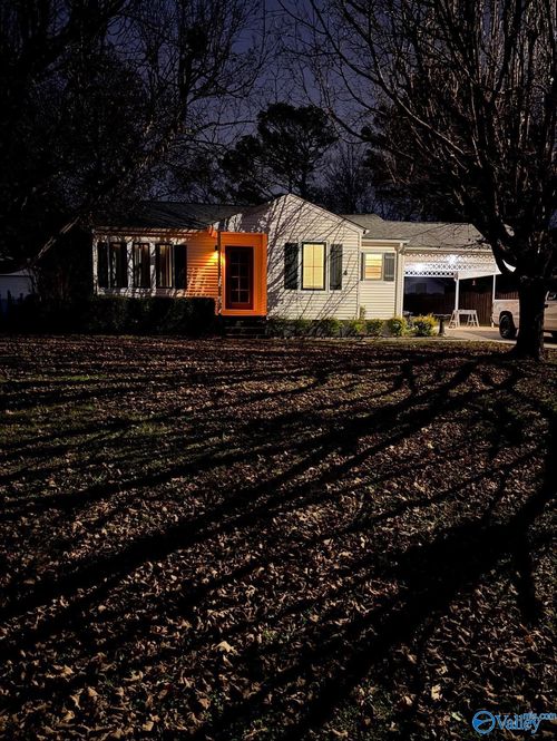 321 Hoffman St, Athens, AL, 35611-2709 | Card Image