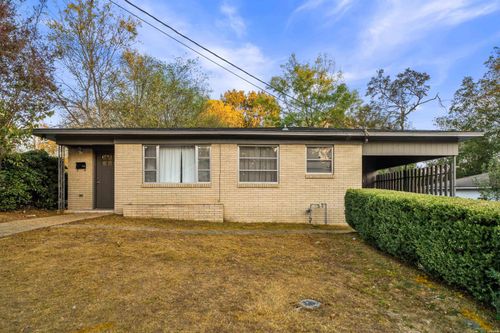 403 Charteroak St, Hot Springs, AR, 71901-6115 | Card Image