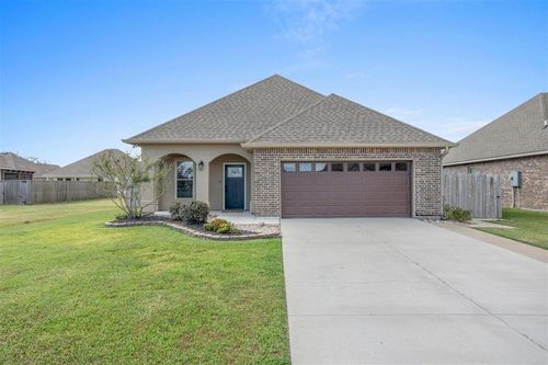1807 Browning Rd, Moss Bluff, LA, 70611-1701 | Card Image