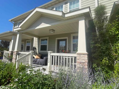 2102 Diamond Ln, Fairfield, IA, 52556-8611 | Card Image