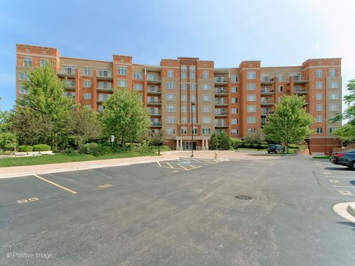 511-1 N Beacon Pl, La Grange, IL, 60525-2068 | Card Image