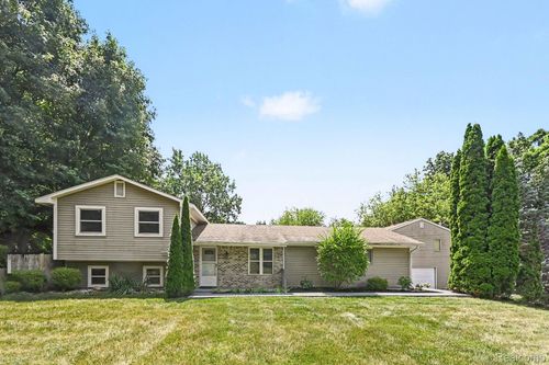 3033 Loss Trl, Milford, MI, 48380-2938 | Card Image