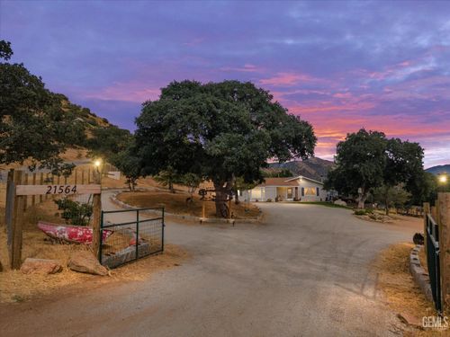 21564 Pine Tree Rd, Caliente, CA, 93518-1809 | Card Image