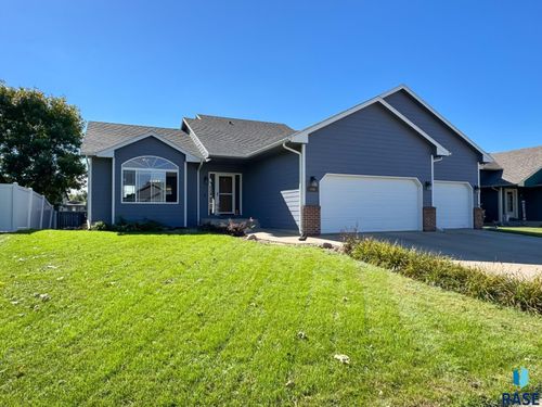 705 Kent St Street, Harrisburg, SD, 57032 | Card Image