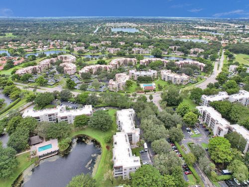 304-9480 Poinciana Pl, Davie, FL, 33324-4887 | Card Image