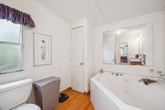 Bathroom | Image 16