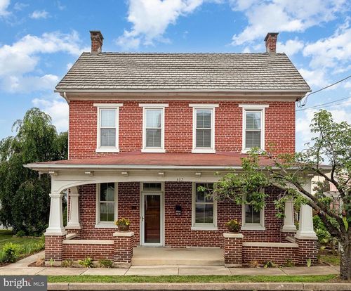 407 E Derry Rd, HERSHEY, PA, 17033-2714 | Card Image