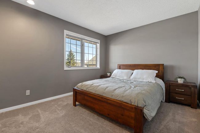 10979 Valley Ridge Drive Nw, Home with 3 bedrooms, 3 bathrooms and 4 parking in Calgary AB | Image 23