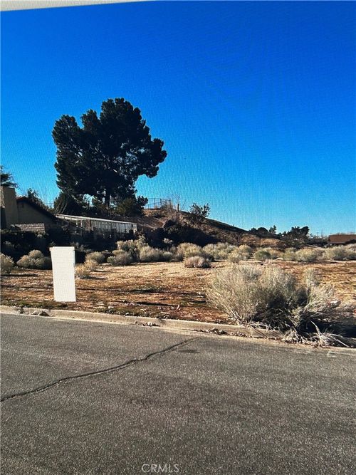 999 Montecito, Victorville, CA, 92395 | Card Image