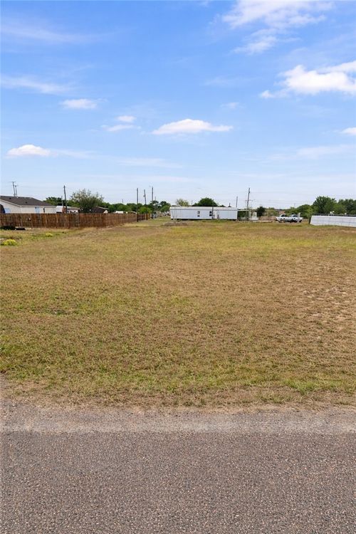 118 Zaragosa, Alice, TX, 78332-7360 | Card Image