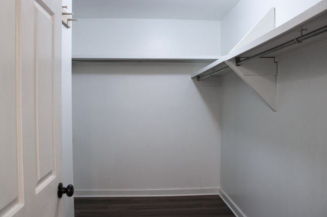 17 Master Closet | Image 17