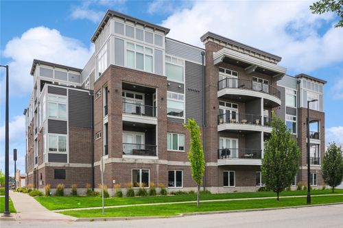 205-200 3rd Ave, Cedar Rapids, IA, 52404-5742 | Card Image