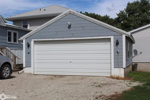 1005 State St, Garner, IA, 50438-1737 | Card Image