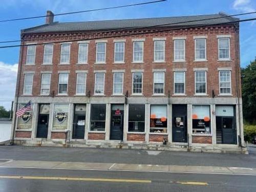 11 Main Street, North Smithfield, RI, 02876 | Card Image