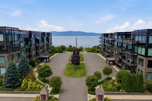 201-16 Rivers Edge Dr, Tarrytown, NY, 10591-7512 | Card Image