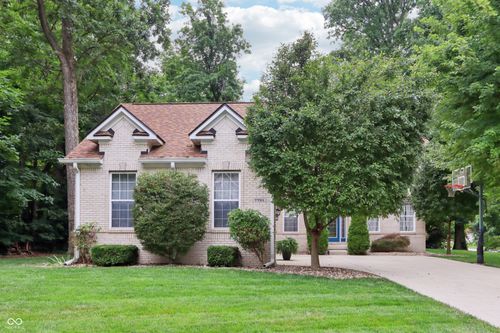 7701 Black Walnut Dr, Avon, IN, 46123-9517 | Card Image