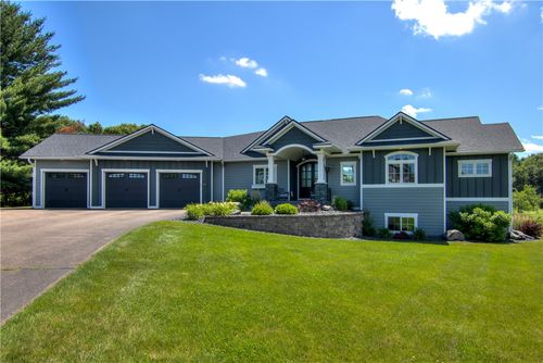 6104 White Owl Ln, Eau Claire, WI, 54701-2723 | Card Image