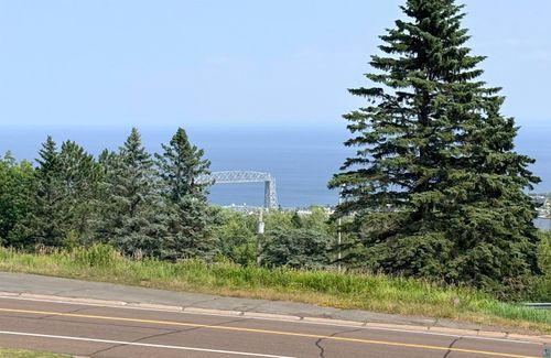 1031 W Skyline Pkwy, Duluth, MN, 55806 | Card Image