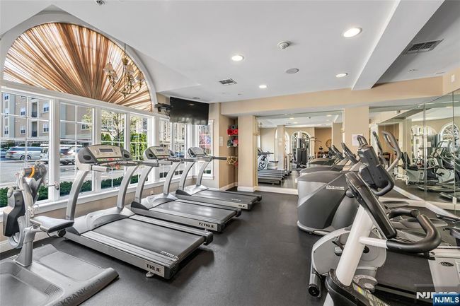 7108 Ravenscroft Rd, Condo with 2 bedrooms, 2 bathrooms and null parking in Clifton NJ | Image 43