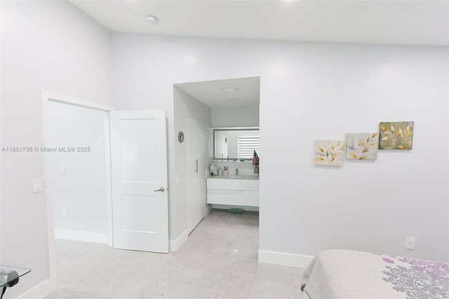 3813 Sw 149 Th Pl, House other with 4 bedrooms, 3 bathrooms and null parking in Miami FL | Image 25