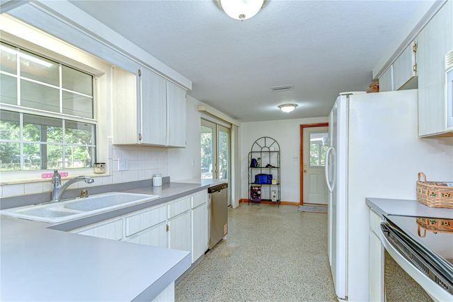 Kitchen | Image 5