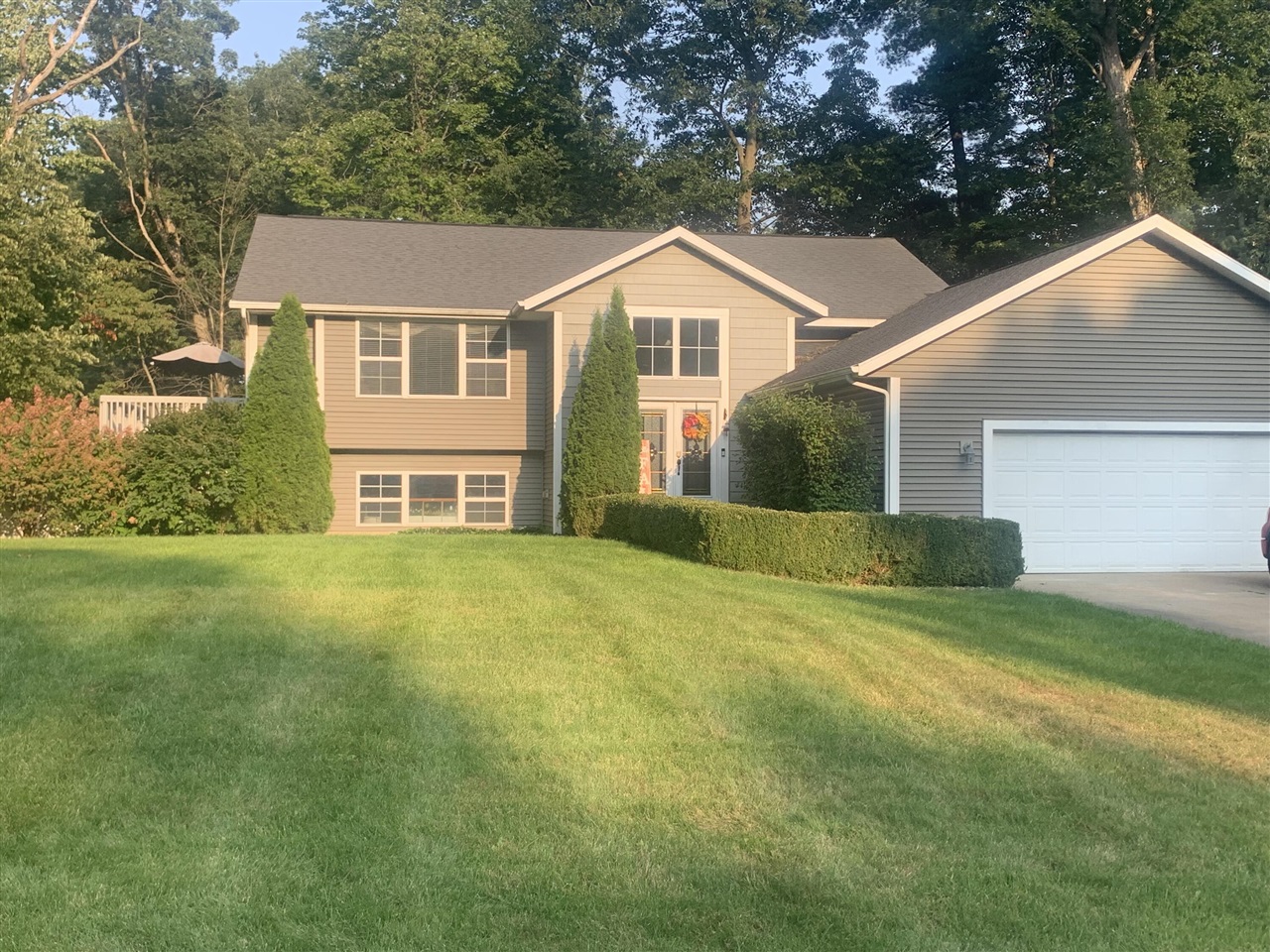 Point Dr, Fruitport, MI 49415