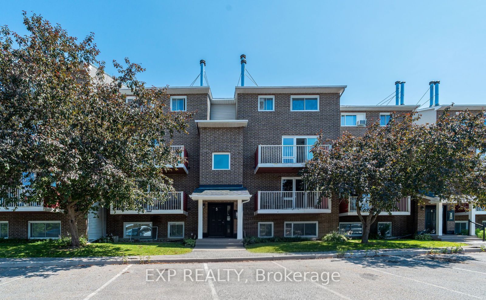 Residential in Blossom Park - Airport and Area