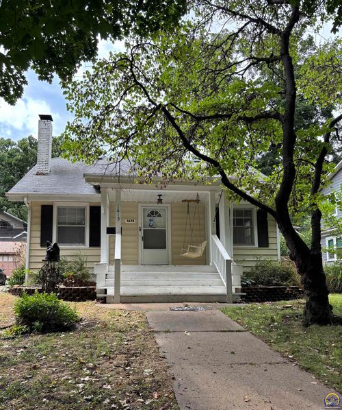 1615 E Wilman Ct, Emporia, KS, 66801-5328 | Card Image