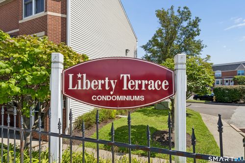 c3-10 Liberty St, Danbury, CT, 06810-6786 | Card Image