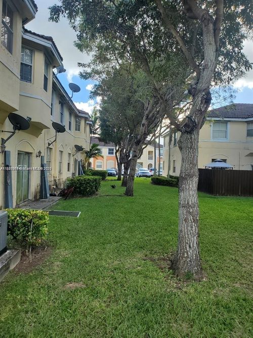 unit-101-2524 Se 16th Rd, Homestead, FL, 33035-2492 | Card Image