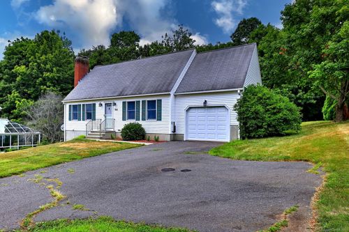 166 Elizabeth Ln, Middletown, CT, 06457-5572 | Card Image