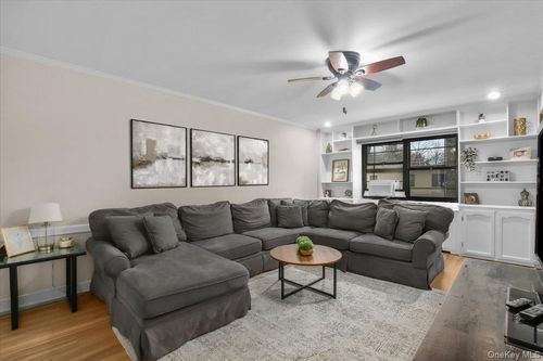 apt-2r-33 Manchester Rd, Eastchester, NY, 10709-1363 | Card Image