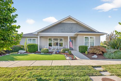 426 Bridge Creek Dr, Central Point, OR, 97502-2376 | Card Image