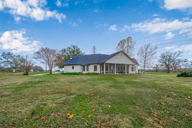 638 Winchester Trl, House other with 3 bedrooms, 3 bathrooms and 2 parking in Angleton TX | Image 44