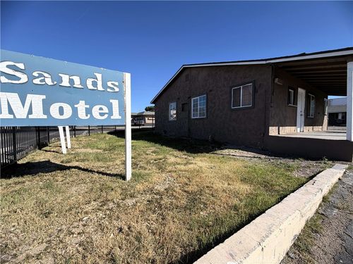 924 E Main St, Barstow, CA, 92311 | Card Image