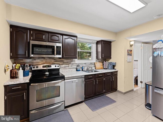 657 S Queen Anne Dr, House other with 3 bedrooms, 2 bathrooms and null parking in FAIRLESS HILLS PA | Image 14