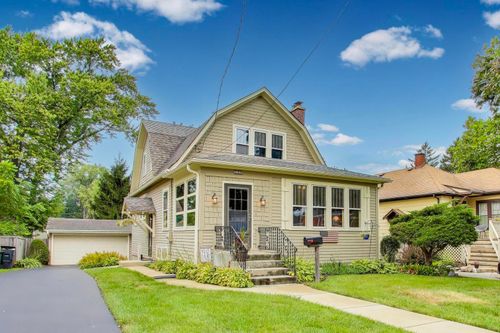 634 N Prairie Ave, Mundelein, IL, 60060-1751 | Card Image
