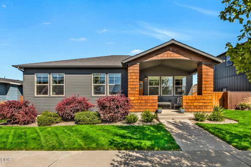 1575 Ne Perspective Dr, Prineville, OR, 97754-3218 | Card Image