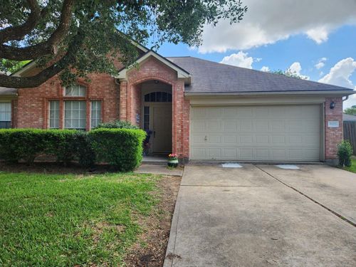 17123 Pecan Acres Dr, Sugar Land, TX, 77498-4854 | Card Image