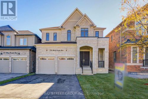 736 Harry Douglas St, Newmarket, ON, L3X0J8 | Card Image